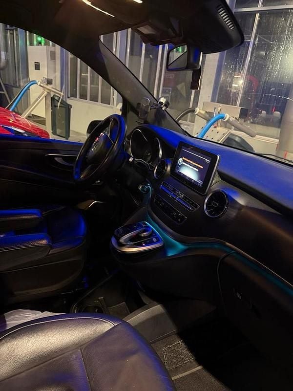 Zwart Occasion 2019 Mercedes V250 AMG MPV | € 39.000 (Eerlijke prijs) - Afbeelding 1/4