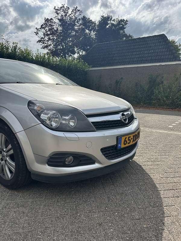 Occasion Opel Astra Executive 140 PK (102 kW) 2007 Grijs Coupé