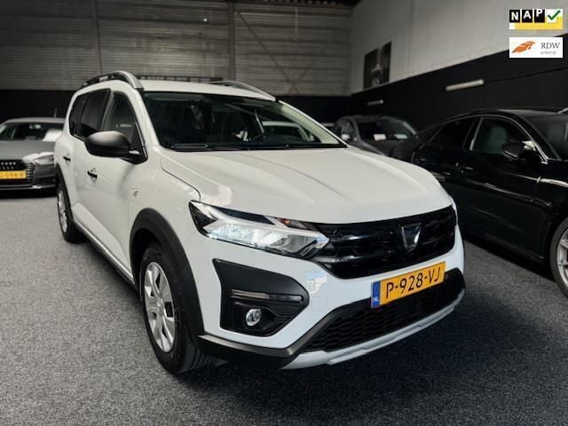 Wit Gebruikt 2022 Dacia Jogger Essentiel MPV | € 17.450 - Afbeelding 1/4