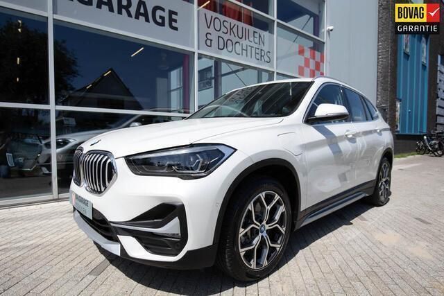 Wit Gebruikt 2020 BMW X1 xLine SUV | € 31.950 - Afbeelding 1/4