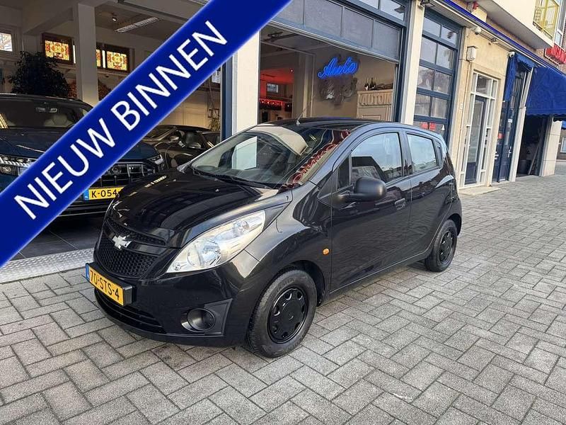 Zwart Occasion 2011 Chevrolet Spark LS Hatchback | € 2.799 (Eerlijke prijs) - Afbeelding 1/4