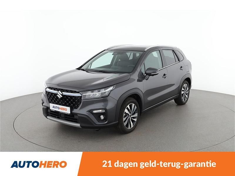 Grijs (metallic) Gebruikt 2023 Suzuki SX4 S-Cross SUV | € 24.349 - Afbeelding 1/4