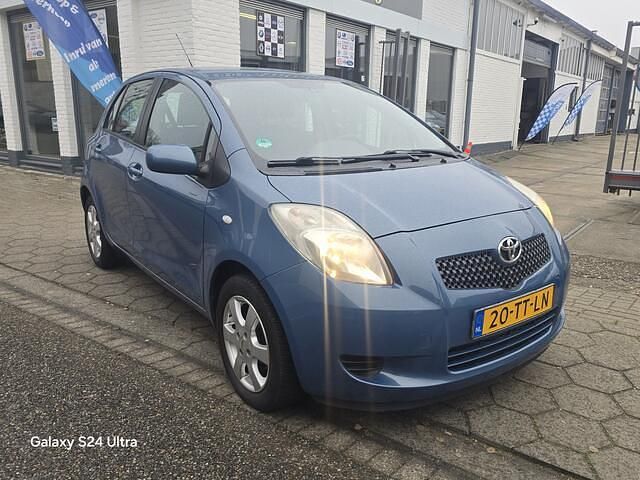 Occasion Toyota Yaris Sol 87 PK (63 kW) 2007 Grijs Hatchback
