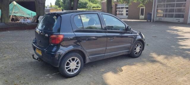 Occasion Toyota Yaris Sol 87 PK (63 kW) 2004 Zwart Hatchback