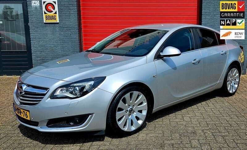 Grijs Gebruikt 2014 Opel Insignia Business Hatchback | € 10.950 (Eerlijke prijs) - Afbeelding 1/4