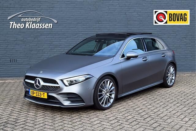 Grijs Gebruikt 2019 Mercedes A250 AMG line Hatchback | € 31.950 (Eerlijke prijs) - Afbeelding 1/4