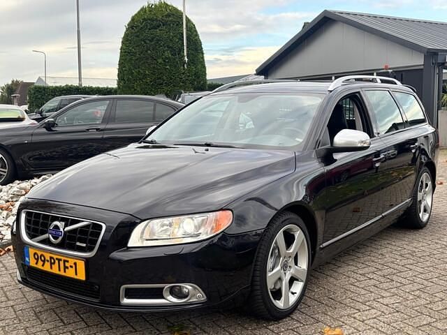 Zwart (metallic) Occasion 2011 Volvo V70 Stationwagen | € 8.950 (Eerlijke prijs) - Afbeelding 1/4