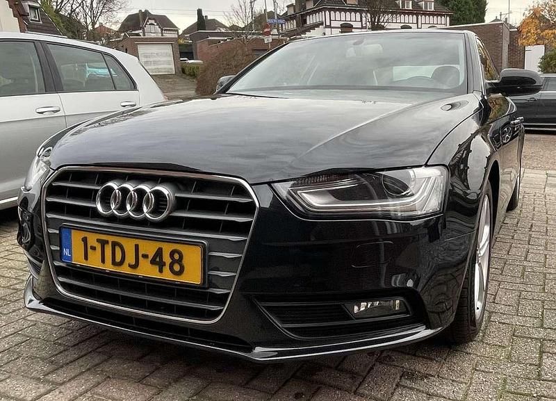 Zwart Gebruikt 2013 Audi A4 Sedan | € 9.000 (Eerlijke prijs) - Afbeelding 1/4