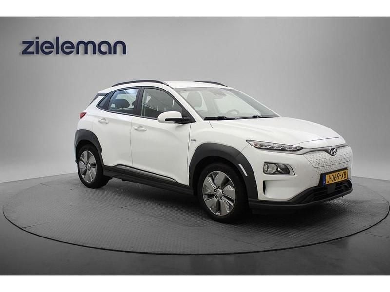 Wit (metallic) Occasion 2020 Hyundai Kona Comfort SUV | € 16.845 (Goede deal) - Afbeelding 1/4