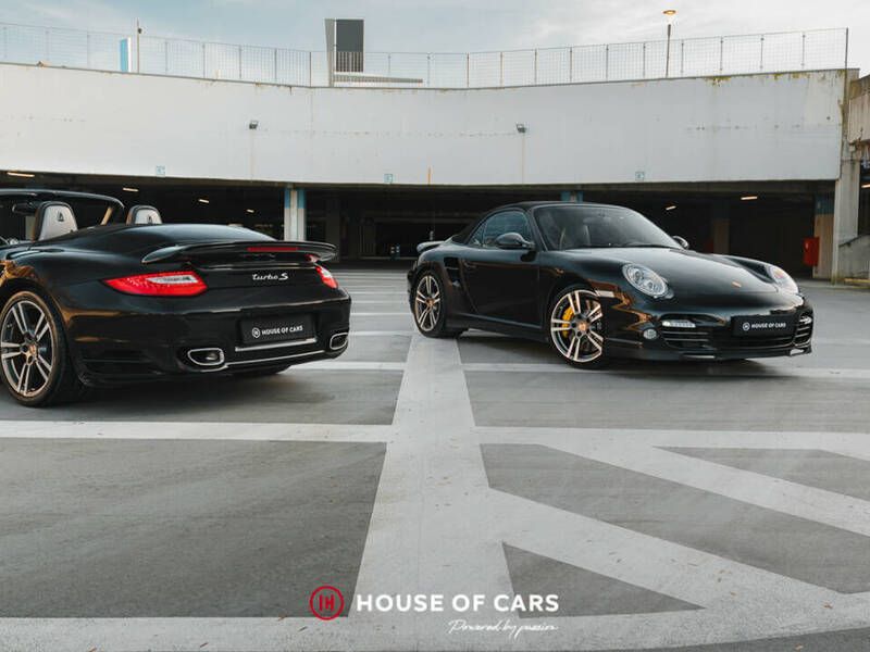 Zwartbasalt black metallic ( lc9z ) Gebruikt 2011 Porsche 911 Turbo S Cabriolet Cabriolet | € 129.900 - Afbeelding 1/4