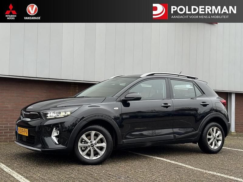 Zwart Occasion 2024 Kia Stonic SUV | € 24.450 (Eerlijke prijs) - Afbeelding 1/4