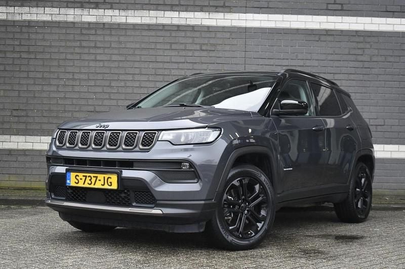 Grijs Occasion 2023 Jeep Compass SUV | € 25.645 (Goede deal) - Afbeelding 1/4