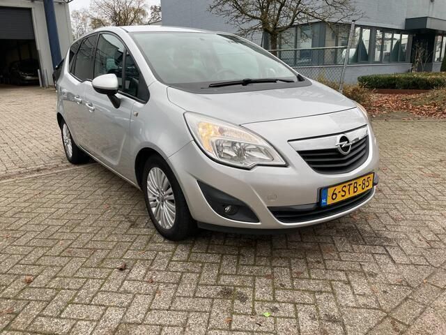 Occasion Opel Meriva Design Edition 120 PK (88 kW) 2013 Grijs MPV