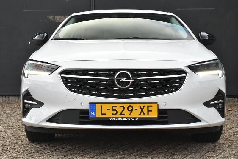 Occasion Opel Insignia Business Elegance 2021 Wit Hatchback