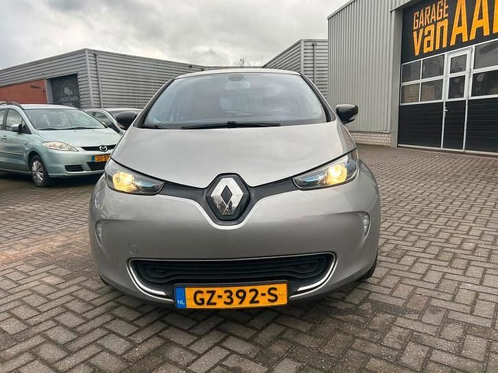 Occasion Renault Zoe Zen 64 kW (88 PK) 2015 Grijs Hatchback