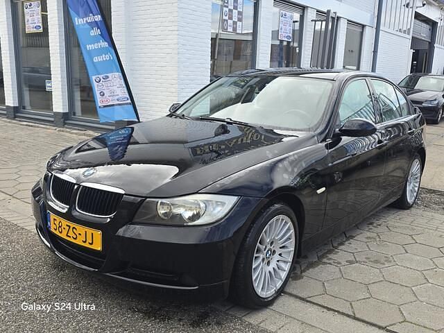 Zwart Gebruikt 2008 BMW 316 Sedan | € 3.999 (Eerlijke prijs) - Afbeelding 1/4