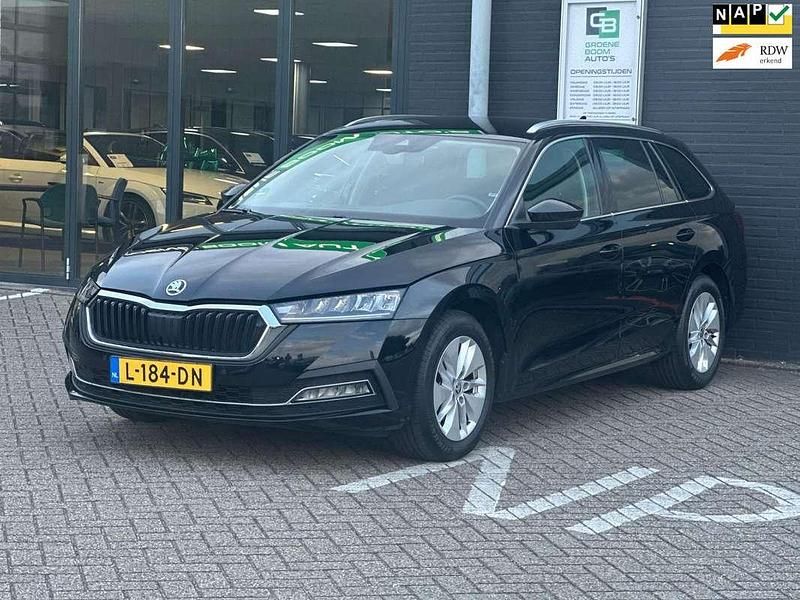 Zwart Occasion 2021 Skoda Octavia Business Line Stationwagen | € 17.995 (Eerlijke prijs) - Afbeelding 1/4