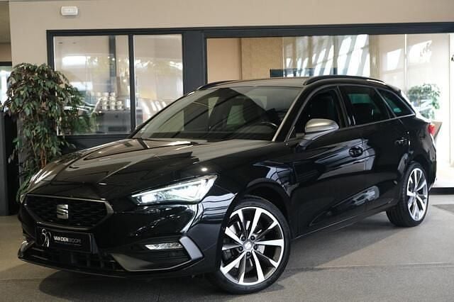 Zwart Gebruikt 2021 Seat Leon FR Stationwagen | € 19.950 (Eerlijke prijs) - Afbeelding 1/4