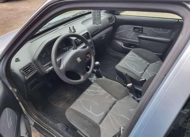 Grijs Gebruikt 2002 Peugeot 106 Hatchback | € 500 (Eerlijke prijs) - Afbeelding 1/4