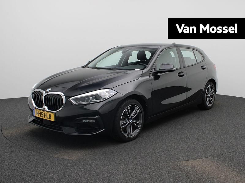 Zwart Gebruikt 2020 BMW 118 Executive Hatchback | € 21.900 (Eerlijke prijs) - Afbeelding 1/4