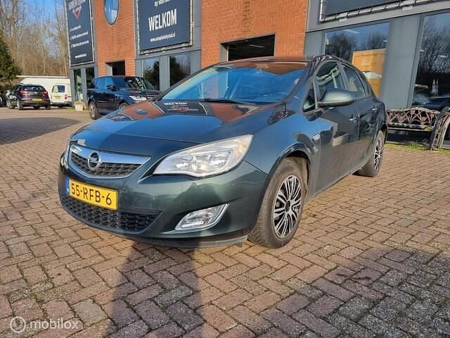 Occasion Opel Astra Edition 140 PK (102 kW) 2011 Groen Hatchback