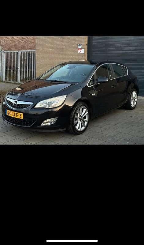 Gebruikt 2010 Opel Astra Edition Sedan | € 3.500 (Eerlijke prijs) - Afbeelding 1/4