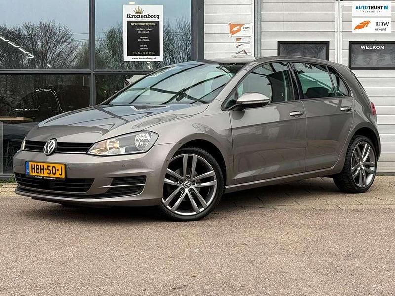 Grijs Occasion 2016 VW Golf VII Business Hatchback | € 13.999 (Eerlijke prijs) - Afbeelding 1/4