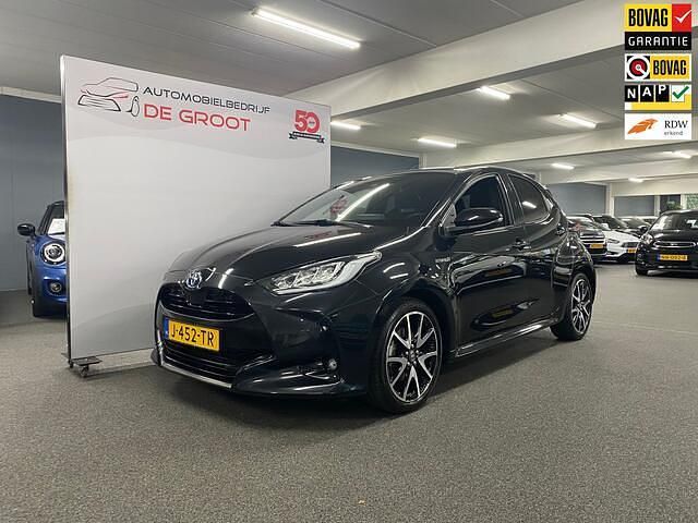Occasion Toyota Yaris Executive 93 PK (68 kW) 2020 Zwart Hatchback