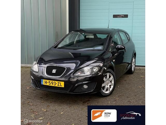 Zwart Gebruikt 2010 Seat Leon Reference Hatchback | € 4.950 (Eerlijke prijs) - Afbeelding 1/4