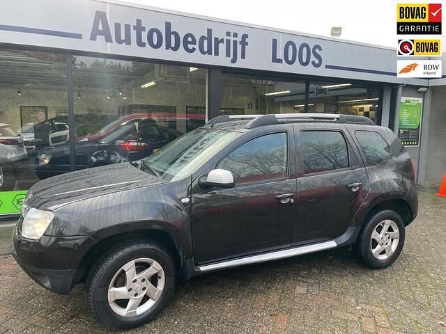 Zwart (metallic) Occasion 2010 Dacia Duster Lauréate SUV | € 5.450 (Eerlijke prijs) - Afbeelding 1/4