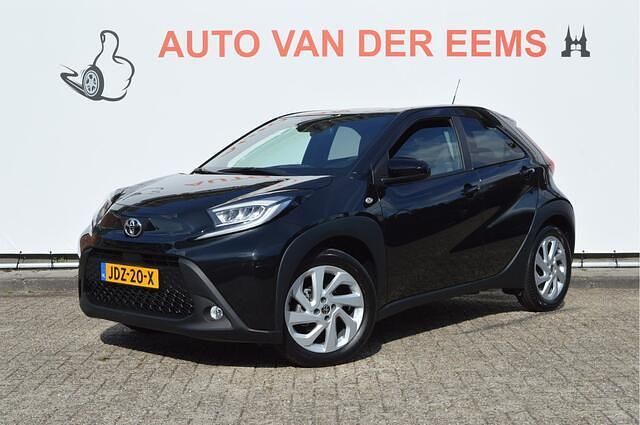 Zwart Gebruikt 2024 Toyota Aygo Pulse Hatchback | € 16.800 (Goede deal) - Afbeelding 1/4