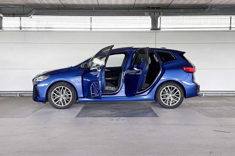 Occasion BMW 218 Active Tourer Comfort Edition 136 PK (100 kW) 2024 Blauw MPV