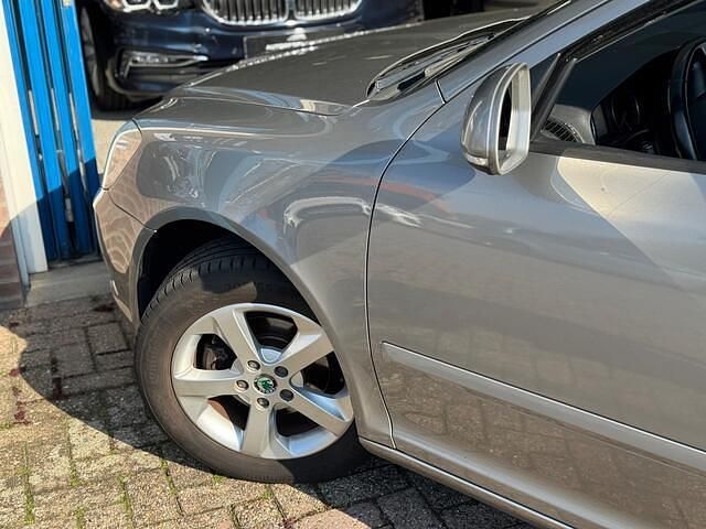 Occasion Skoda Octavia Elegance 105 PK (77 kW) 2011 Grijs Stationwagen