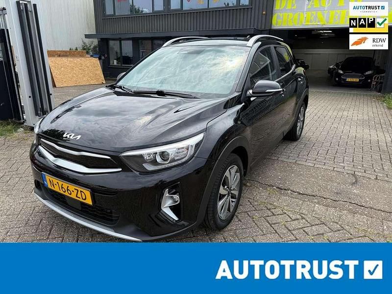 Zwart, metallic lak Gebruikt 2022 Kia Stonic SUV | € 14.999 (Super prijs) - Afbeelding 1/4