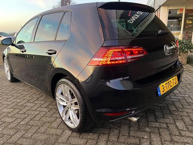 Occasion VW Golf VII Highline 105 PK (77 kW) 2014 Zwart (metallic) Hatchback
