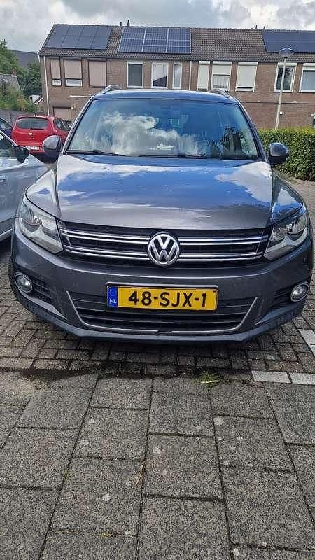 Grijs Gebruikt 2011 VW Tiguan Sport SUV | € 9.500 (Iets duurder) - Afbeelding 1/4