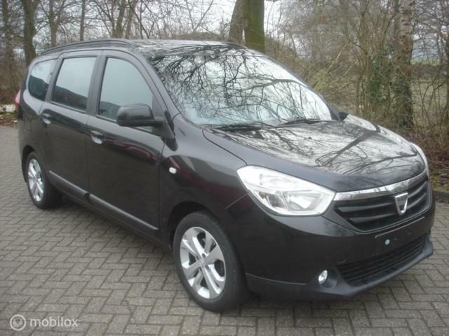 Zwart Gebruikt 2013 Dacia Lodgy Ambiance MPV | € 2.650 - Afbeelding 1/4