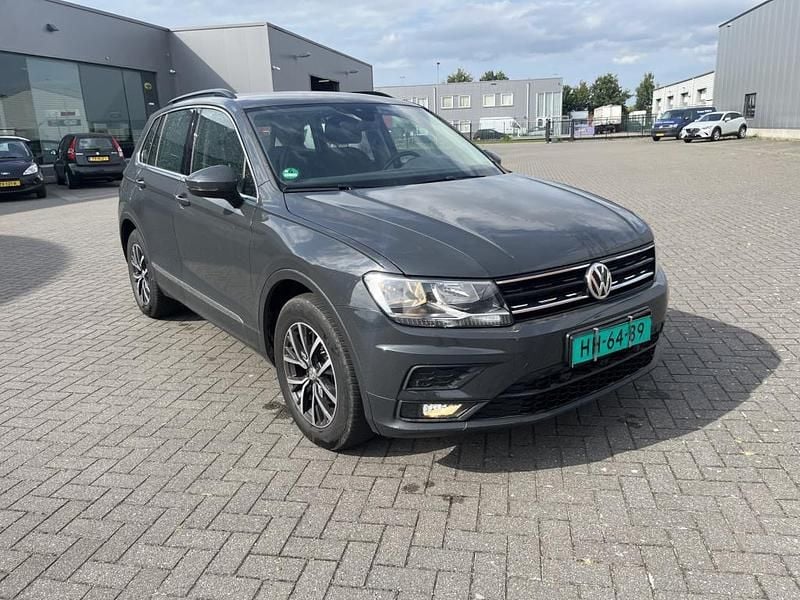 Suv Gebruikt 2018 VW Tiguan Comfortline SUV | € 24.500 (Super prijs) - Afbeelding 1/4