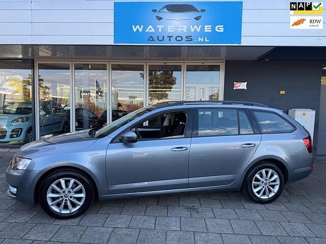 Grijs Gebruikt 2013 Skoda Octavia Business Line Stationwagen | € 4.950 (Eerlijke prijs) - Afbeelding 1/4