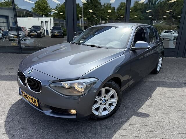 Grijs Gebruikt 2012 BMW 118 Efficient Dynamics Hatchback | € 7.999 (Goede deal) - Afbeelding 1/4