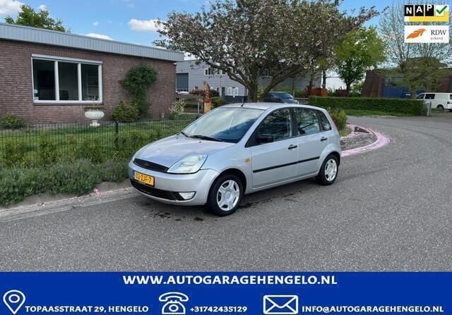 Grijs Gebruikt 2004 Ford Fiesta Ghia Hatchback | € 2.249 (Eerlijke prijs) - Afbeelding 1/4