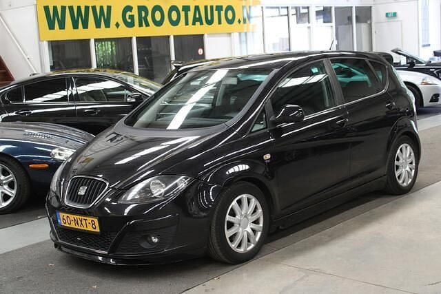 Zwart Gebruikt 2011 Seat Altea MPV | € 3.944 (Goede deal) - Afbeelding 1/4