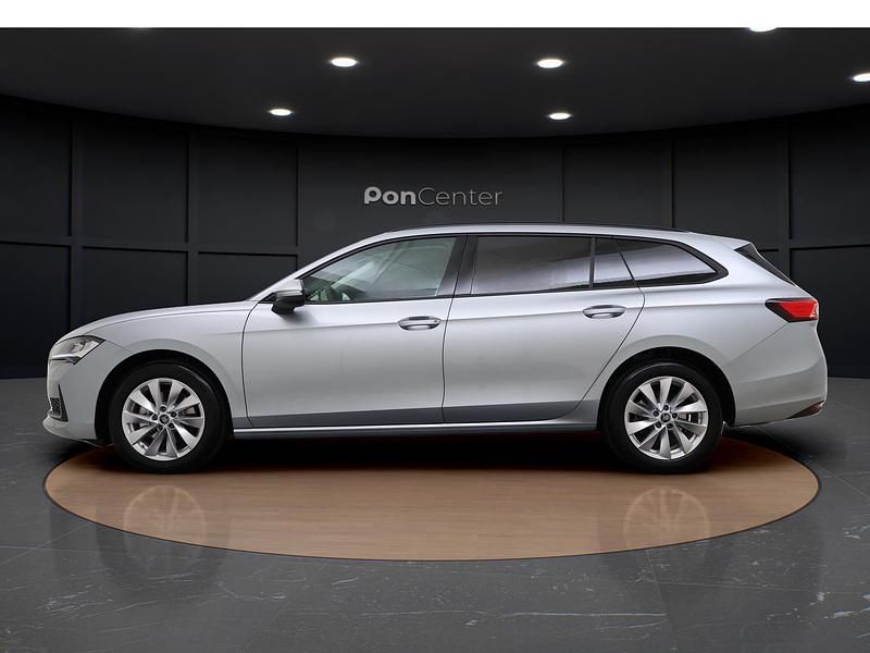 Nieuw Skoda Superb Business Line 150 PK (110 kW) 2026 Grijs Stationwagen