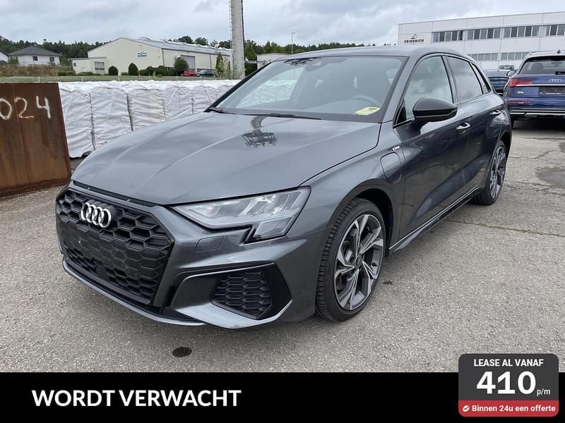 Grijs Gebruikt 2022 Audi A3 Sportback e-tron Competition Sedan | € 30.995 (Super prijs) - Afbeelding 1/4