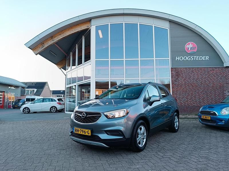 Grijs Gebruikt 2017 Opel Mokka X Selection SUV | € 11.445 (Eerlijke prijs) - Afbeelding 1/4