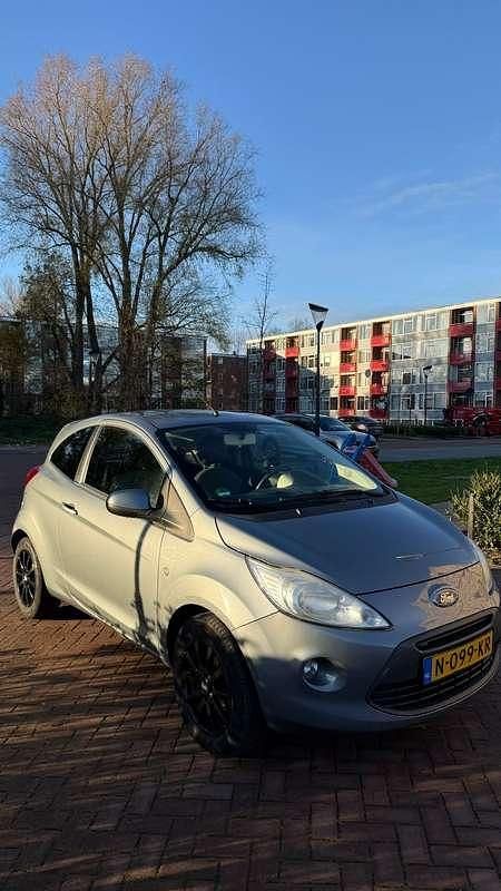 Grijs Gebruikt 2011 Ford Ka Limited MPV | € 2.950 (Eerlijke prijs) - Afbeelding 1/4