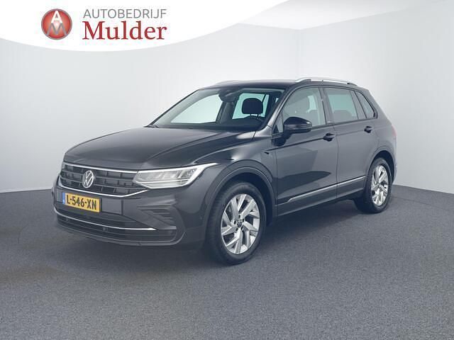 Zwart Gebruikt 2020 VW Tiguan IQ Drive SUV | € 23.945 (Eerlijke prijs) - Afbeelding 1/4