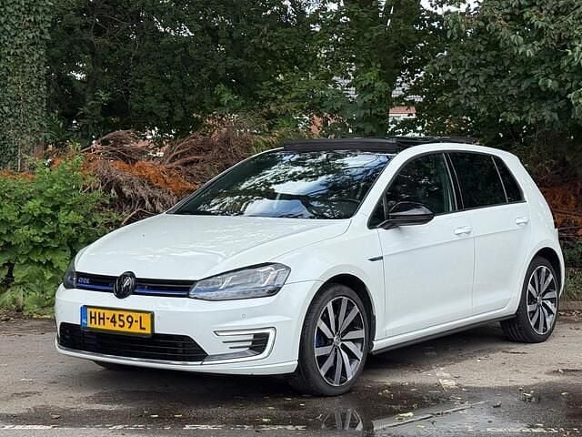 Wit Gebruikt 2015 VW Golf VII GTE Hatchback | € 10.995 (Goede deal) - Afbeelding 1/4