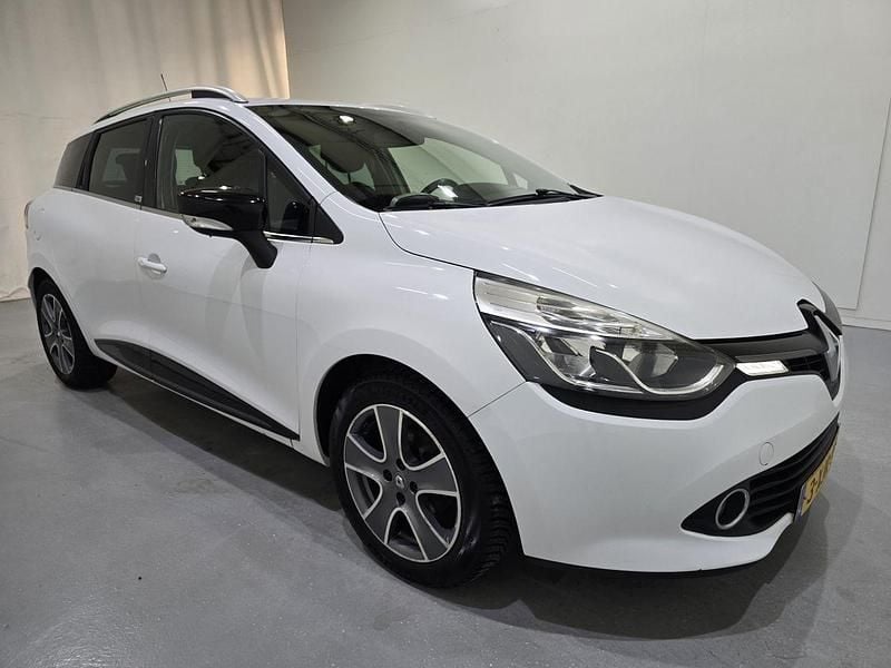 Occasion Renault Clio GrandTour Night&Day 90 PK (66 kW) 2014 Wit Stationwagen