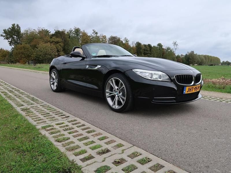 Zwart Occasion 2015 BMW Z4 Executive Cabriolet | € 22.750 (Eerlijke prijs) - Afbeelding 1/4